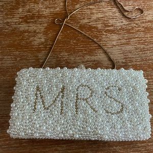 EUC Gold and Pearl Mrs. Bridal Wedding Clutch purse with strap